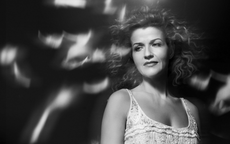 Anne-Sophie Mutter, a Rapturous Goddess and her Stradivarius