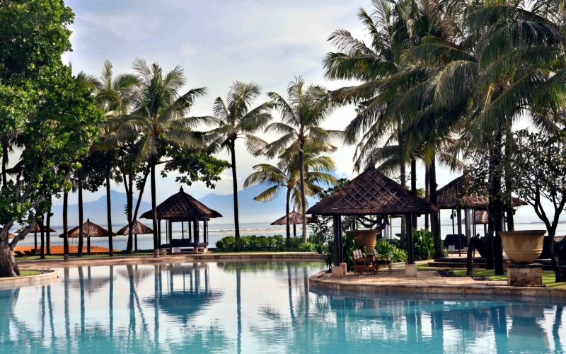 Conrad Bali, Main Pool at Sunrise